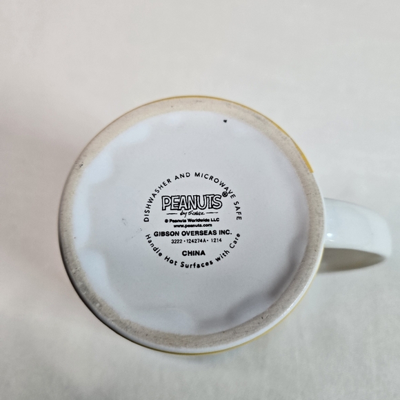 Peanuts Snoopy Coffee Mug "Peace" 4" Tall X 3.5" Wide Yellow 12 Ounces - Picture 8 of 11